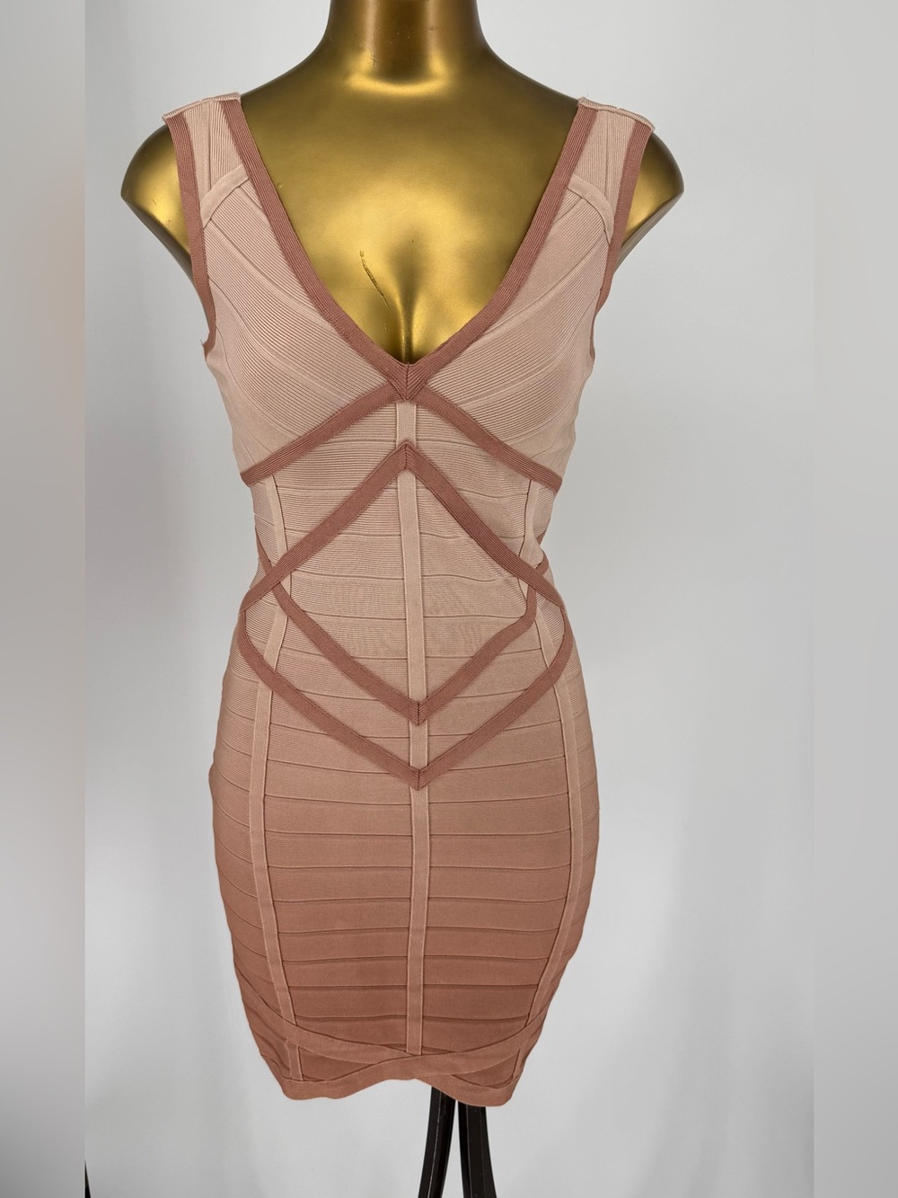 Stretta V-Neck Bandage Cocktail Bodycon Dress in Blush and Mauve Size Small